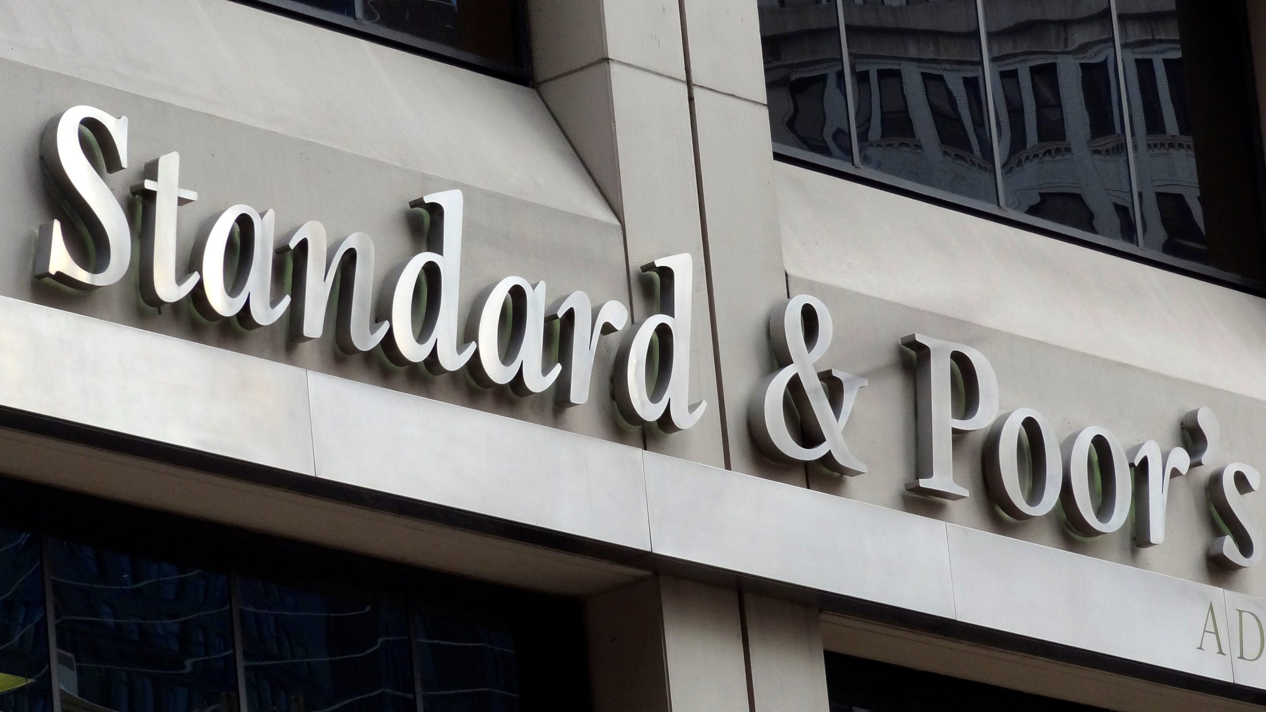 Agencja Standard & Poor’s obniża rating Rosji do poziomu śmieciowego, a agencja Moody’s wydaje ostrzeżenie o spamie