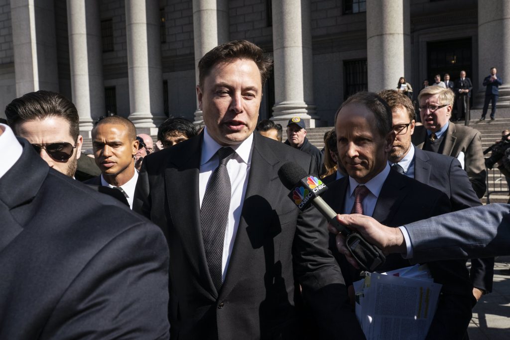 Po tym, jak dyrektor generalny Tesli, Elon Musk, twierdzi, że „nieustępliwe śledztwo”, SEC wycofuje się