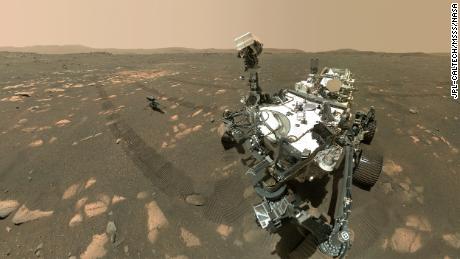 Łazik Mars Perseverance robi sobie selfie helikopterem pomysłowości