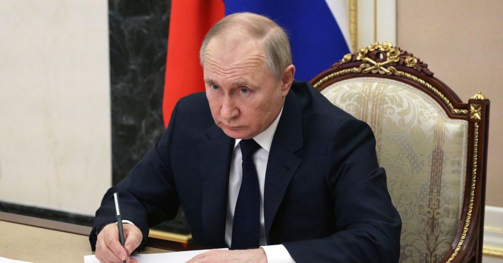 Putin mówi, że Rosja wyjdzie silniejsza, a sankcje uderzą w Zachód