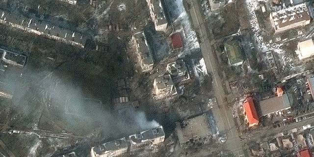 Przed / po widokach budynków mieszkalnych i uszkodzeń, ul. Zelenskovo (lokalizacja: 47.105, 37.514)