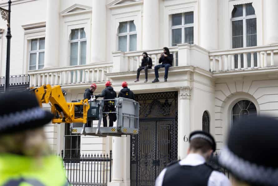 Protestujący niedawno przejęli wartą 25 milionów funtów rezydencję Olega Deripaski.