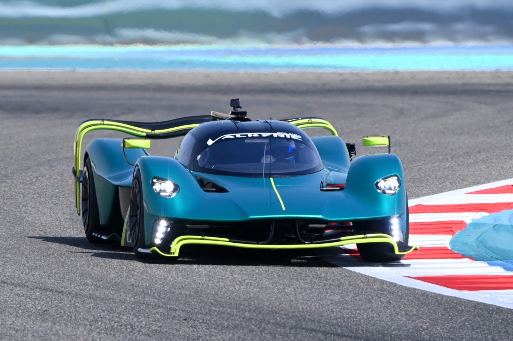 Aston Martin Valkyrie AMR Pro dynamicznie debiutuje na Grand Prix F1 Bahrajnu