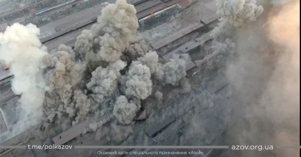 Rosyjskie naloty sieją spustoszenie w Mariupolu, zamieniając ukraińskie miasto w „popiół”