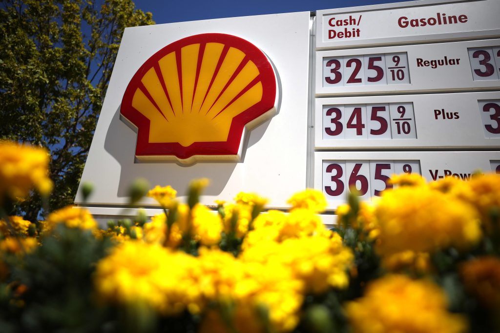 Shell przeprasza za kupowanie rosyjskiej ropy i zapowiada jej stopniowe wycofywanie się