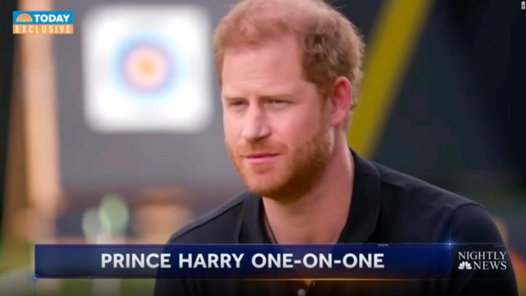 Książę Harry mówi, że chce się upewnić, że królowa jest chroniona