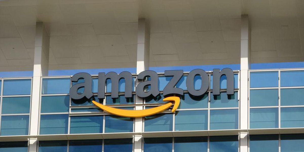 Amazon dodaje „dopłaty paliwowe i inflacyjne”