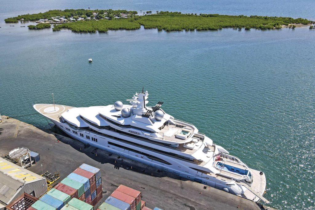 Stany Zjednoczone próbują skonfiskować jacht na Fidżi.  Ale kto to jest właścicielem?