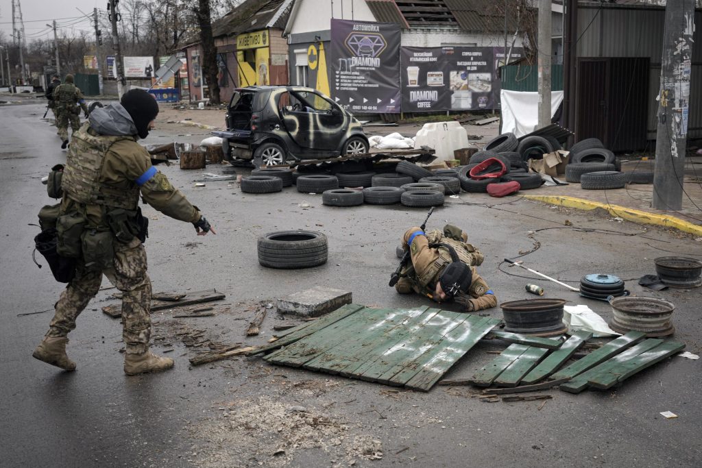 Ukraina widzi otwarcia, podczas gdy Rosja trzyma się oblężonego Mariupola