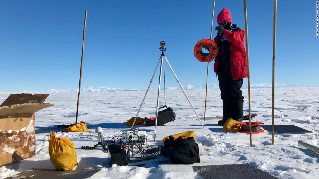 Pod Antarktydą odkryto ogromną ilość wody