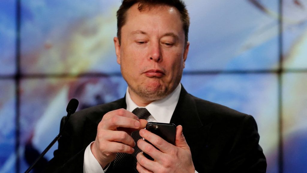 Elon Musk mówi, że umowa na Twitterze „nie może być kontynuowana”, dopóki nie wyjaśni liczby botów
