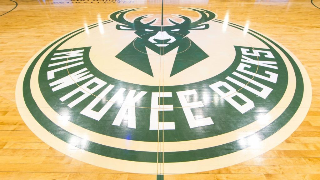 Strzelanie pod koniec meczu Boston Celtics-Milwaukee Bucks 6 wysyła fanów do zatłoczonej Deer District, która ucieka ulicami