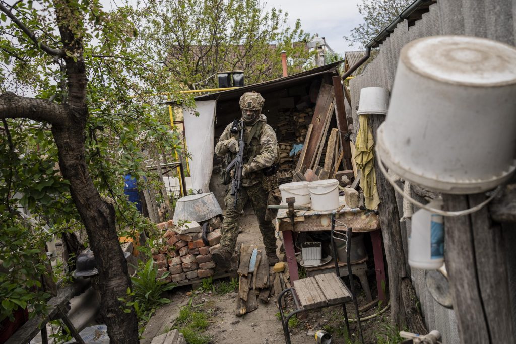Ukraina: Rosjanie wycofują się z Charkowa, region wschodni