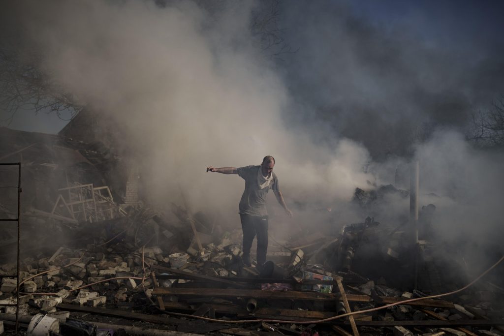 ZDJĘCIA AP: 10 tygodni na Ukrainie, przez co ciężko zapomnieć o zdjęciach