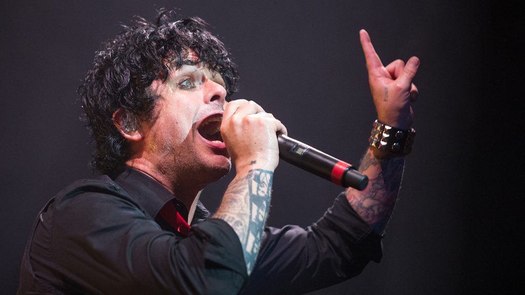 Billy Joe Armstrong z Green Day mówi, że rezygnuje z amerykańskiego obywatelstwa: „F---America”