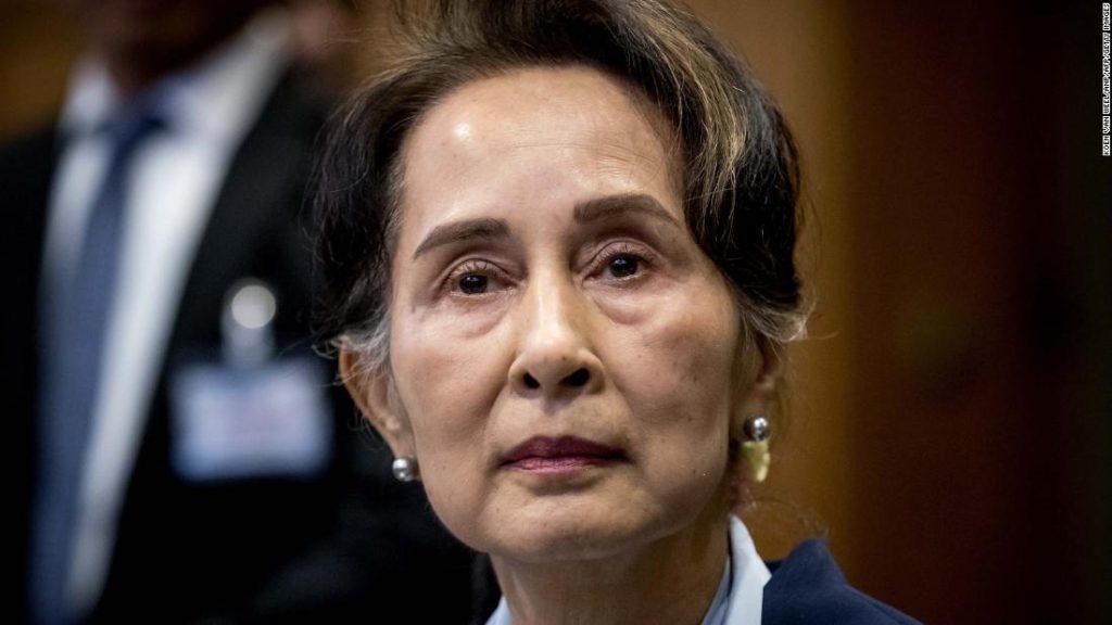 Birmańska junta wojskowa zamienia proces Aung San Suu Kyi w więzienie