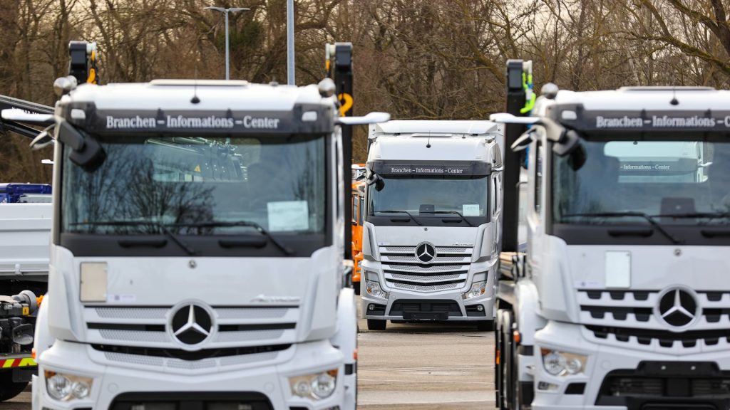 Daimler Trucks twierdzi, że stoi w obliczu ogromnej presji w łańcuchu dostaw