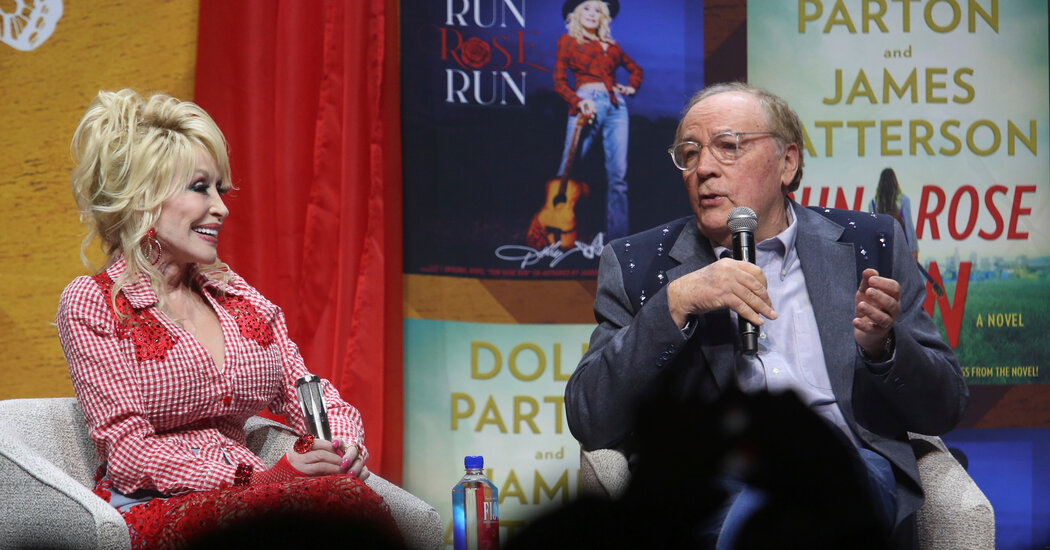 James Patterson przeprasza za stwierdzenie, że biali pisarze spotykają się z „formą rasizmu”
