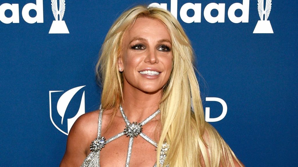 Britney Spears ujawnia surowe wokale w nowej wersji „Baby One More Time”