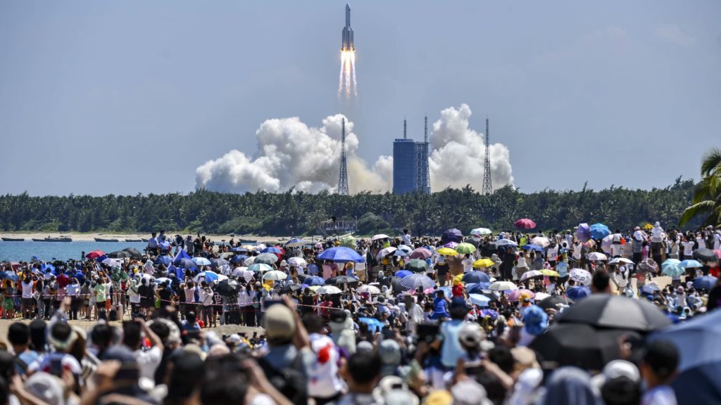Chiński pocisk spada na Ziemię, NASA twierdzi, że Pekin nie udostępnił informacji
