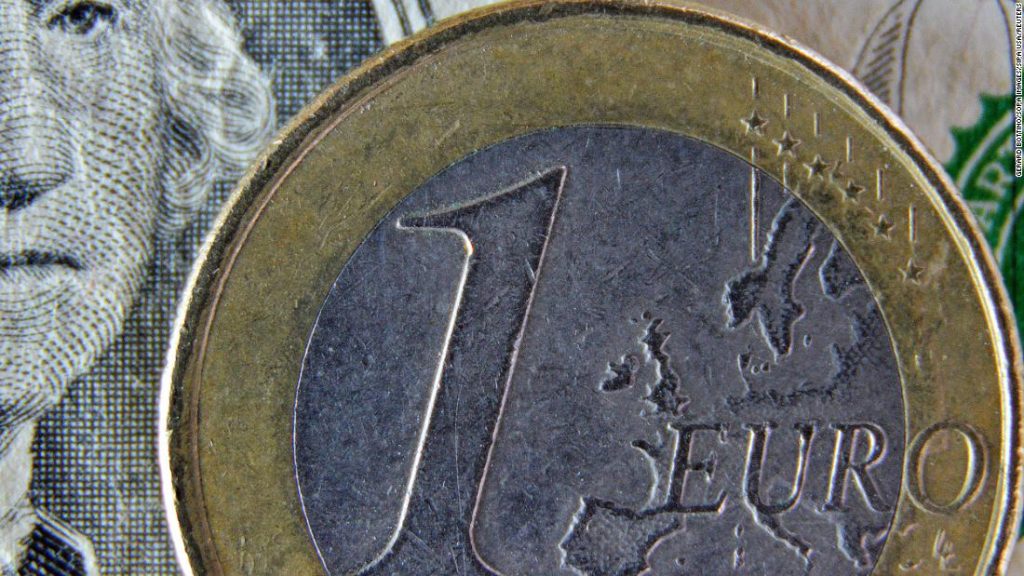 Po raz pierwszy od 20 lat euro i dolar amerykański są na równi