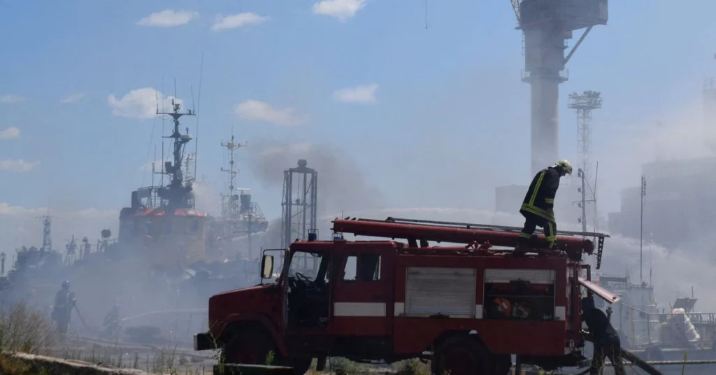 Rosyjskie pociski uderzyły w port Ukrainy;  Kijów twierdzi, że wciąż przygotowuje się do eksportu zboża