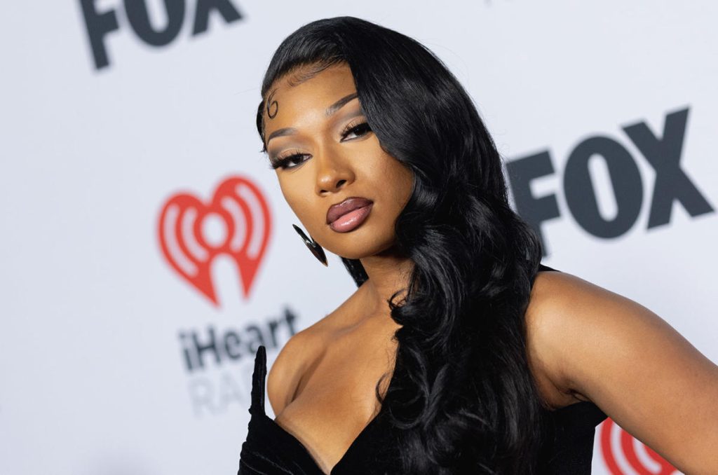 Kostium inspirowany Czarodziejką z Księżyca Megan The Stallion Rocks na festiwalu Japanese Summer Sonic Festival