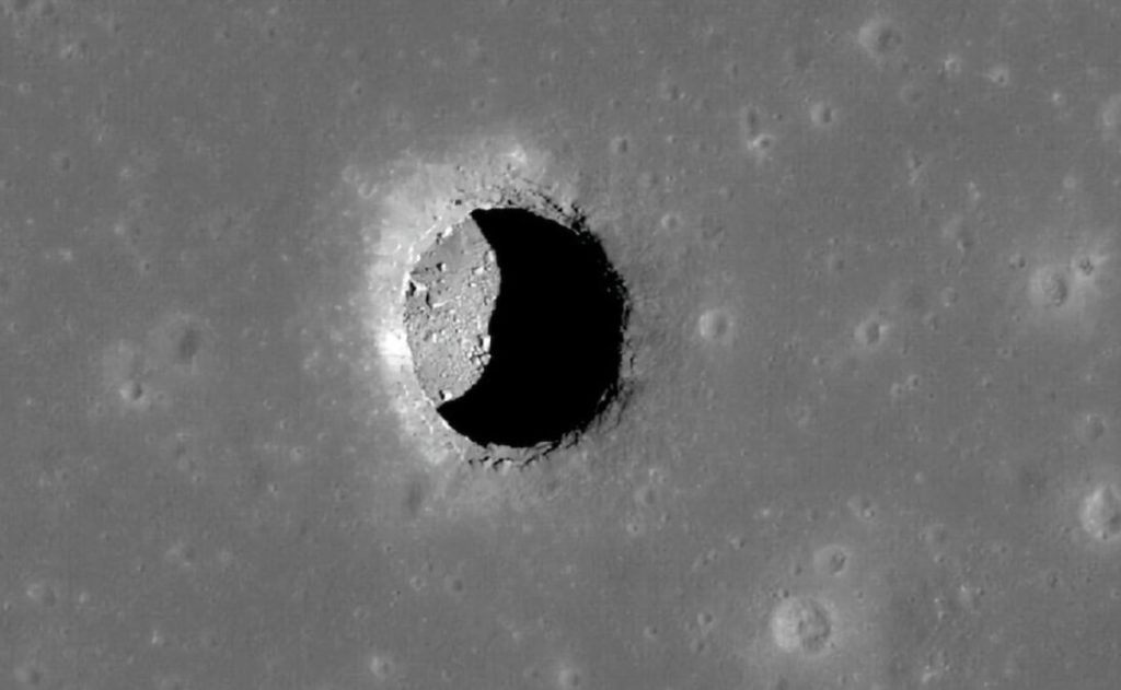 Naukowcy odkryli, że w niektórych miejscach na powierzchni Księżyca panuje „pogoda Sitrah”