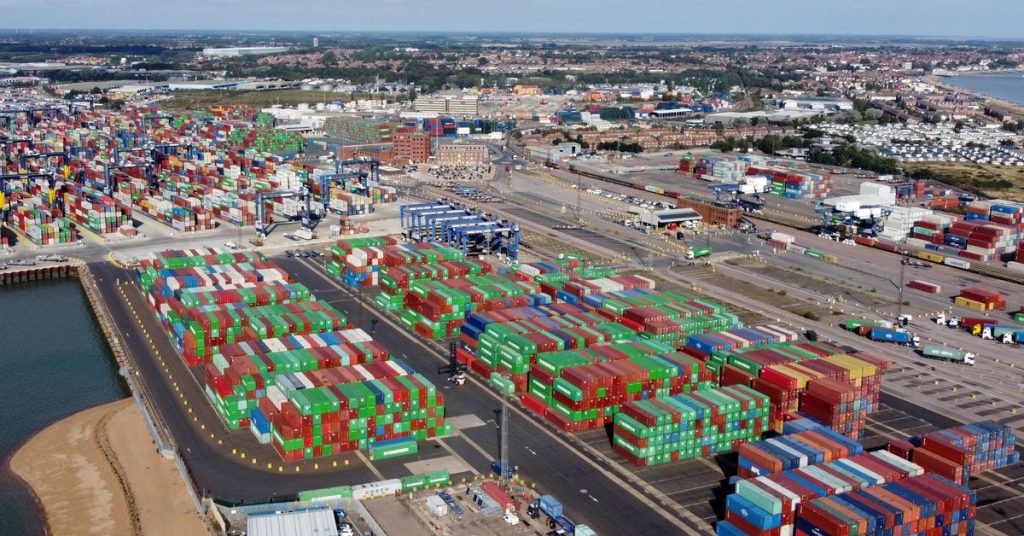 Pracownicy Felixstow, największego portu kontenerowego w Wielkiej Brytanii, mają rozpocząć 8-dniowy strajk