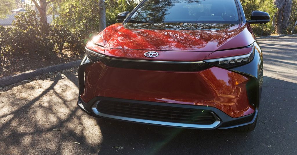 Toyota oferuje odkupienie wycofanego z rynku elektrycznego SUV-a bZ4X