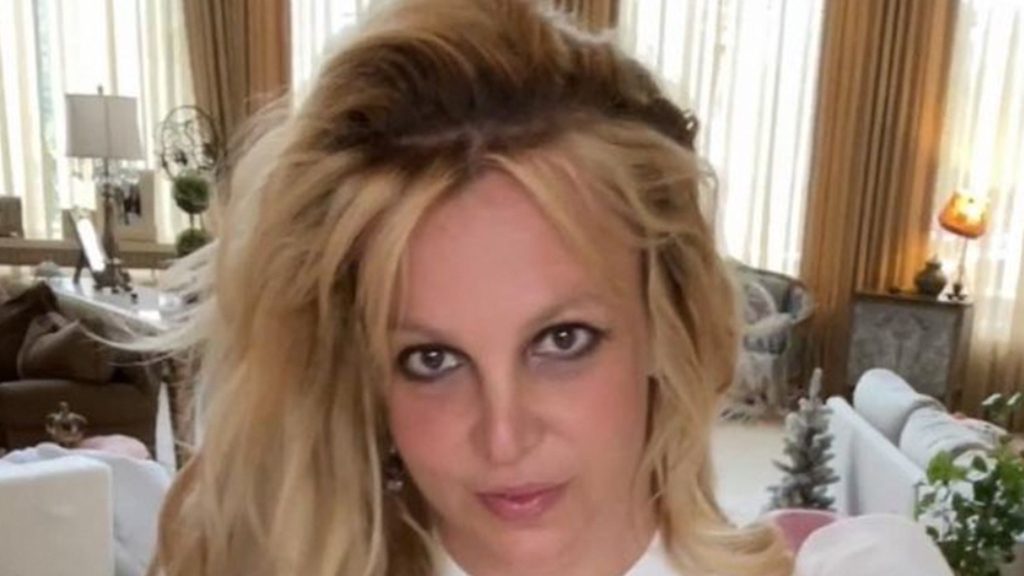 Britney Spears mówi, że prawdopodobnie nie wystąpi ponownie, i kontynuuje tato