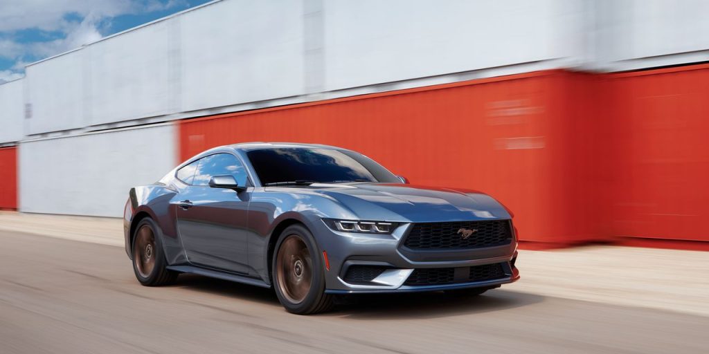 Nowy Ford Mustang to dobry staromodny muscle car