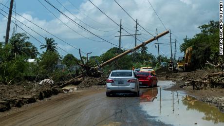 Wiele osób w Puerto Rico i Republice Dominikańskiej pozostaje bez prądu i bieżącej wody, gdy huragan Fiona zmierza w kierunku Bermudów