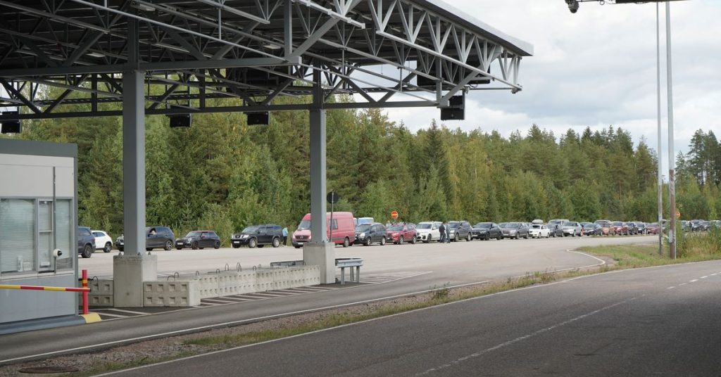 Finlandia rozważa wprowadzenie zakazu dla Rosjan w miarę wzrostu ruchu transgranicznego