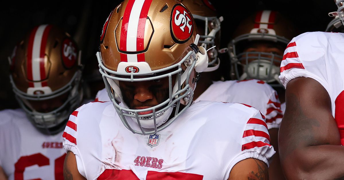 Wiadomości o kontuzji 49ers: Elijah Mitchell prawdopodobnie opuści dwa miesiące z powodu zwichnięcia MCL.  Javon Kinlaw cierpi na skręconą kostkę