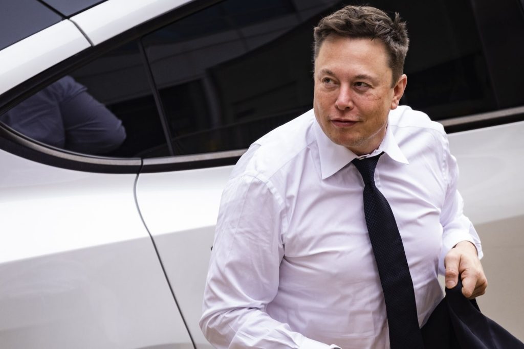 CEO ogłosił zamknięcie transakcji Elon Musk na Twitterze