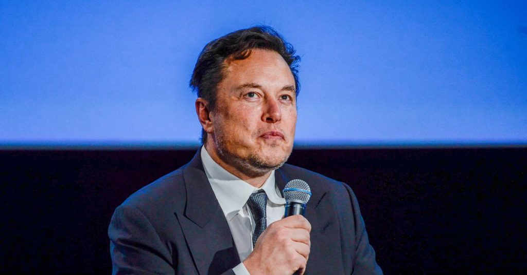Elon Musk w ramach dochodzenia federalnego związanego z umową na Twitterze, licytuje