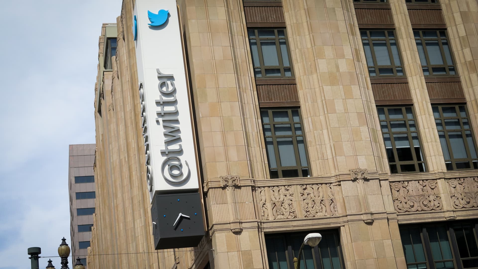 Odchodzący pracownicy Twittera twierdzą, że zwolnienia rozpoczęły się pod kierownictwem Elona Muska