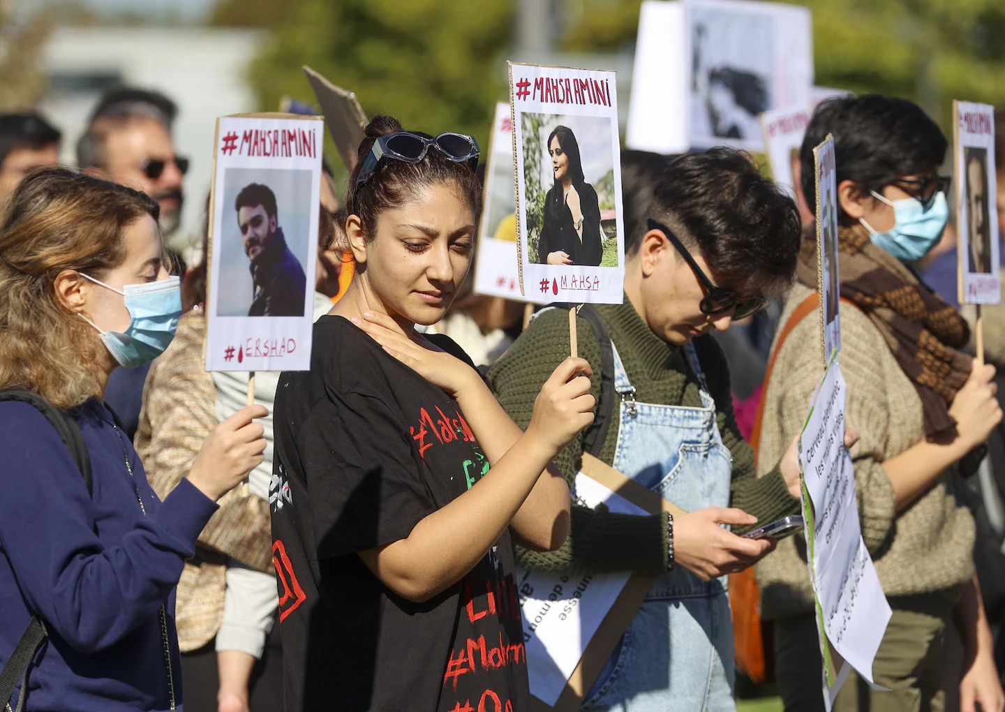 Śmierć 16-letniej demonstrantki Niki Chakarami podsyca gniew w Iranie