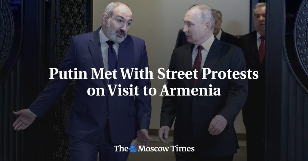 Putin spotkał się z protestami ulicznymi podczas swojej wizyty w Armenii