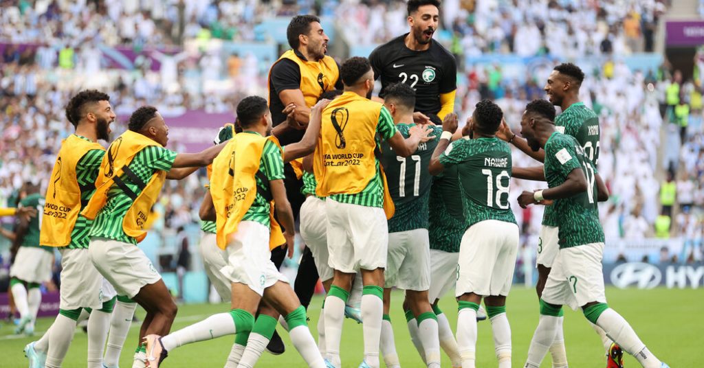 Arabia Saudyjska wygrywa z Argentyną: aktualności i wyniki mistrzostw świata na żywo