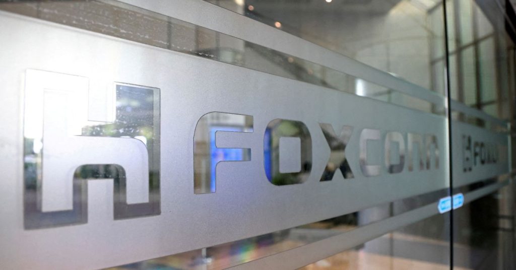 Foxconn przeprasza za błąd płacowy w fabryce iPhone'ów w Chinach po zamieszkach pracowniczych