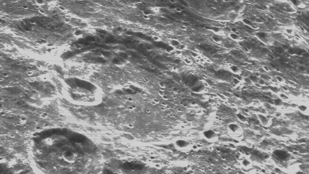 Kapsuła Oriona z Artemis 1 wykonuje zdjęcia księżyca z bliska