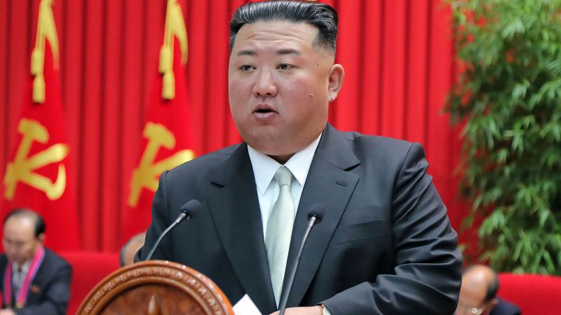 Południowokoreańscy i japońscy urzędnicy twierdzą, że Korea Północna wystrzeliła podejrzewaną międzykontynentalną międzykontynentalną rakietę balistyczną do morza u wybrzeży Japonii.