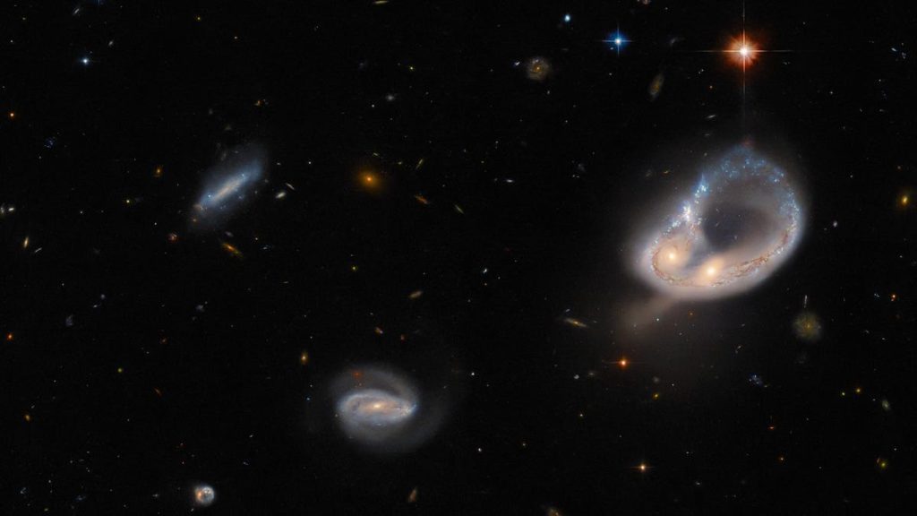 Teleskop Hubble'a rejestruje surrealistyczne zderzenie galaktyk