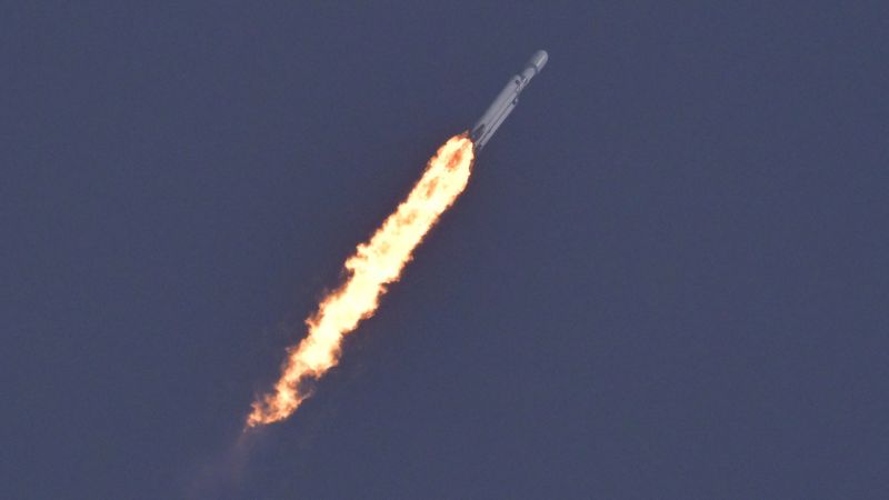 Wystrzelenie Falcon Heavy, najpotężniejszej rakiety na świecie od SpaceX
