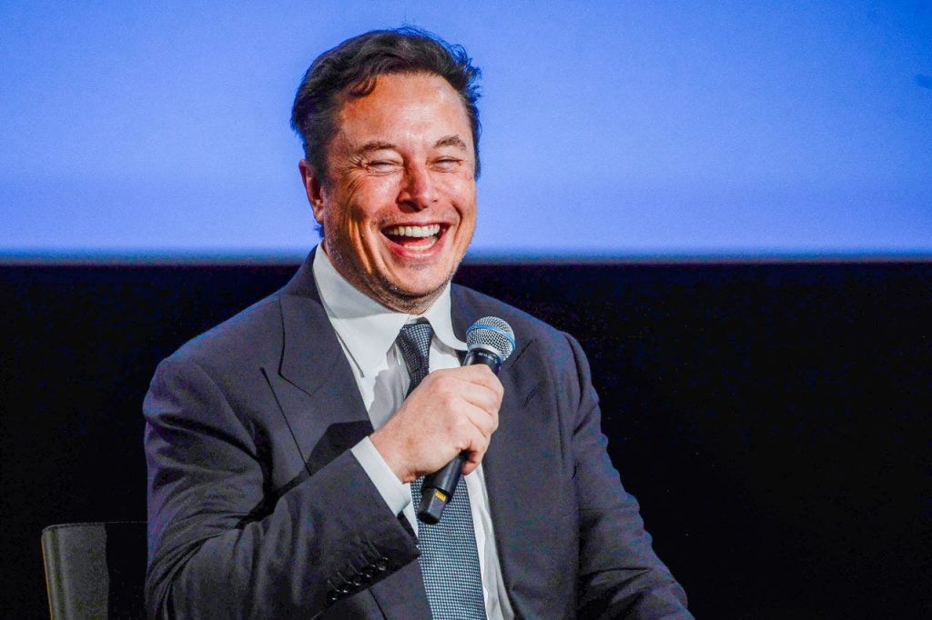 Elon Musk mówi, że dziennikarze „myślą, że są lepsi niż wszyscy inni” wśród kontrowersji wokół komentarza