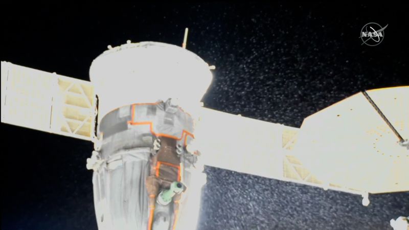 Statek kosmiczny Sojuz zadokował w miejscu wycieku chłodziwa na Międzynarodowej Stacji Kosmicznej